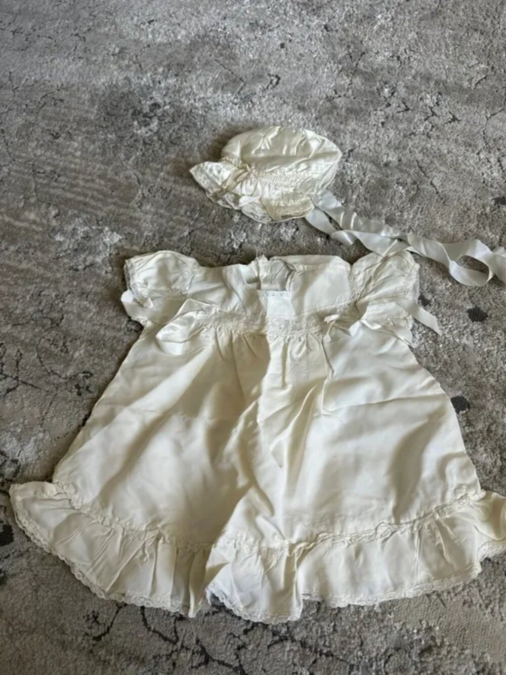 Vintage girls dress with bonnet